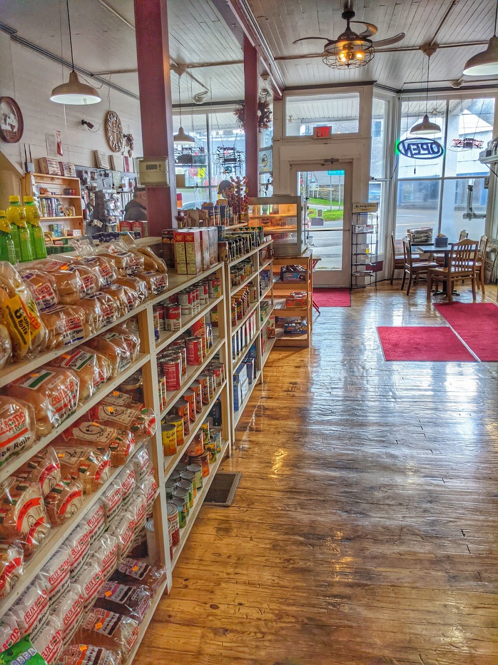 Cindy’s Crossroads Corner Store ‘n Deli